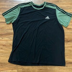 Men’s Adidas T-Shirt Size XL
